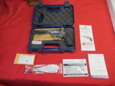 Smith & Wesson 686-6 357 with Case