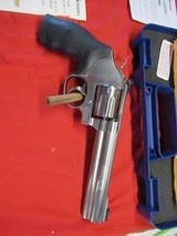 Smith & Wesson 648-2 22 Magnum with Case - 6 of 13