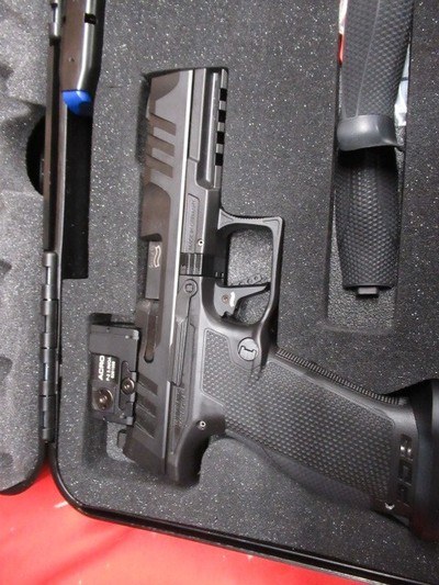 Walther PDP Full size 9X19 with Case - Image 7 of 17