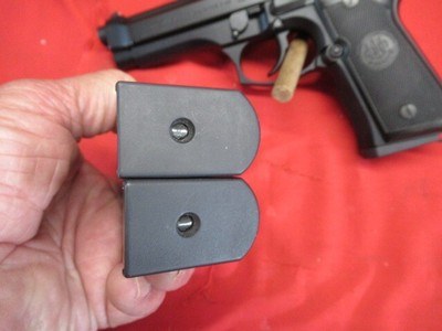 Beretta 92FS 9MM with Two extra mags - Image 4 of 10