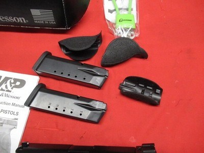 Smith & wesson M&P40 M2.0 Compact 40 S&W with Box - Image 4 of 8