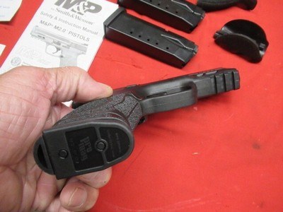 Smith & wesson M&P40 M2.0 Compact 40 S&W with Box - Image 8 of 8