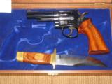 Smith and Wesson Texas Ranger Commemorative 1823-1973 Model 19-3 and Matching Bowie Knife - 2 of 14