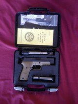 SIG SAUER P220 Combat - 4 of 9