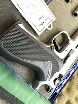 SMITH
&
WESSON
SUPER 9 - 5 of 15