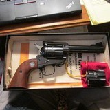 Ruger Blackhawk 357/9mm 3 Screw in Box - 2 of 12