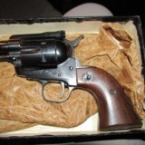 Ruger Blackhawk, 41 Magnum 3 Screw,1965 - 3 of 15
