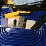 1911 Dan Wesson Valor 45 acp Pistol.S.S - 4 of 8