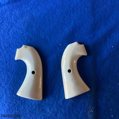 ANTIQUE IVORY BISLEY GRIPS - Image 5 of 6