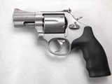 Smith and Wesson Model 686-6 2 1/2" .357 Magnum Revolver! - 1 of 10