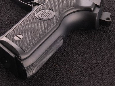 Beretta 8040 Cougar G .40 S&W Semi-Automatic Pistol - Image 9 of 10