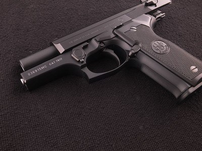 Beretta 8040 Cougar G .40 S&W Semi-Automatic Pistol - Image 1 of 10