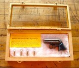 Antique 32 rim fire cal. Remington Elliot ring trigger 4 Barrel Pepper Box Deringer in a glass front Presentation case - 2 of 11