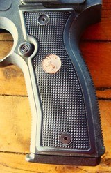 New Colt 9mm New Old Stock All American 2000 W/papers Box & Case - 3 of 11