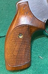 SMITH & WESSON = BOX W/PAPERS & FACTORY GRIPS= MODEL 63-4 =EIGHT (8) SHOT = FIVE (5) INCH BARREL == Harrett Grips =Recessed = Non-Pinn - 6 of 10