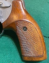 SMITH & WESSON = BOX W/PAPERS & FACTORY GRIPS= MODEL 63-4 =EIGHT (8) SHOT = FIVE (5) INCH BARREL == Harrett Grips =Recessed = Non-Pinn - 4 of 10