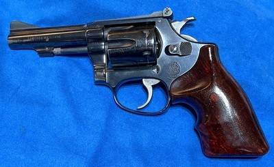 22 MAGNUM = MODEL 51 = BLUE = KIT GUN = 3.5 IN CH BARREL = CUSTOM CRAFTED TARGET GRIPS =