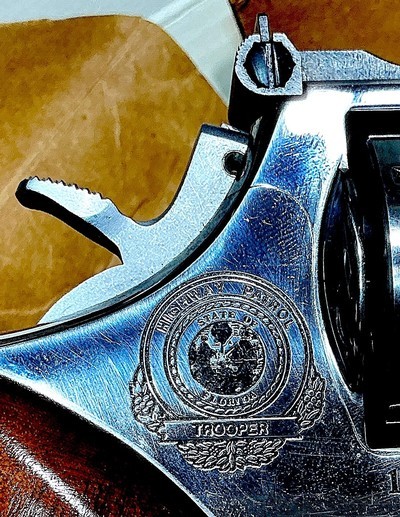 FLORIDA TROOPERS MODEL 686-3 = new old stock= POLICE = COMMEMORATIVE 50th = .357 / 38 REVOLVER = LIMITED PRODUCTION 1/394 - Image 4 of 10