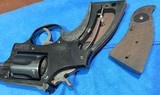 S & W = PRE MODEL 10 , m&p = BLUE = FOUR (4) INCH =98% CONDITION = Grey / Gray / Silver box w/ S&W paper wrap == - Image 13 of 13