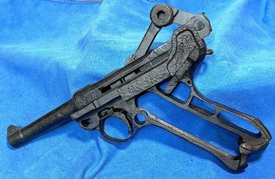 PARTS ONLY = 1918 LUGER = RELIC = BURNED or BURIED = DWM = NO PAPER WORK REQUIRED - Image 4 of 5