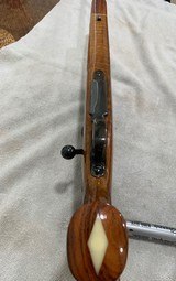Weatherby Mark V Varmintmaster 22-250 - 8 of 14