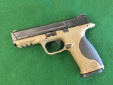 Smith & Wesson M&P9 FDE 9mm - 2 of 4