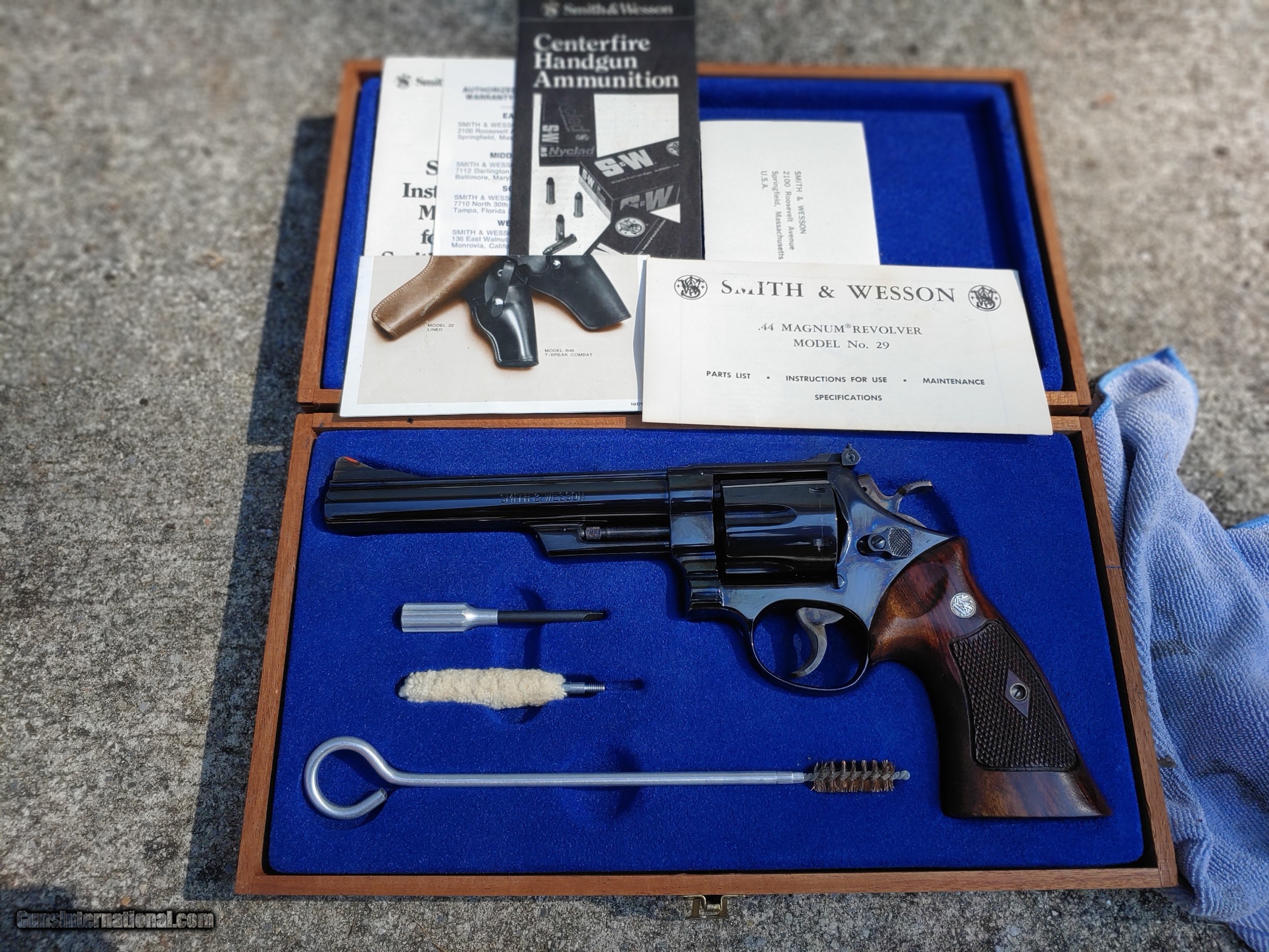 smith wesson serial number lookup