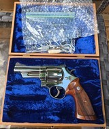 SMITH WESSON MODEL 57 