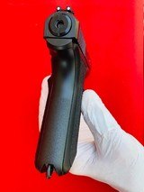 Heckler & Koch P7K3, 9K/380 ACP, Unfired Museum Quality with Four Magazines: - 11 of 15