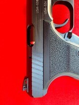 Heckler & Koch P7K3, 9K/380 ACP, Unfired Museum Quality with Four Magazines: - 4 of 15