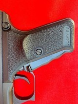 Heckler & Koch P7K3, 9K/380 ACP, Unfired Museum Quality with Four Magazines: - 9 of 15