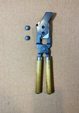 Lee Dual Round Ball Mold 0.562” Diameter - 1 of 1