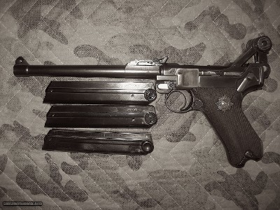 DWM Artillery Luger, Very Good, 1917, Matching Numbers, Grip Crest