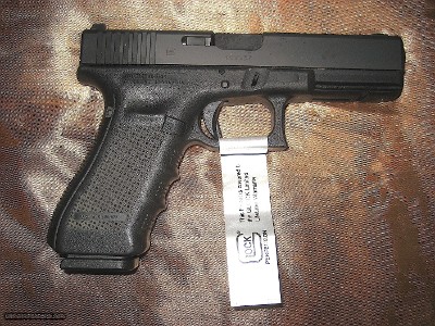 Glock G17 Gen4, 9x19mm Semi-Auto Black Pistol. 4.49 in Barrel, 17 Round capacity