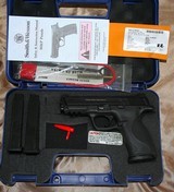 Smith & Wesson M&P40 40 S&W Pistol with Three Magazines and hard case - 4 of 9