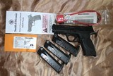 Smith & Wesson M&P40 40 S&W Pistol with Three Magazines and hard case - 5 of 9