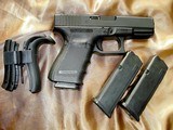 Glock Model 23 .40 cal, like new with three 12 round magazines - Image 2 of 4