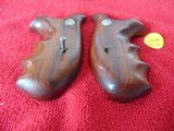 SMITH & WESSON ROUND BUTT FINGER GROOVE N FRAME GRIPS - NOT REPRODUCTIONS - 3 of 7