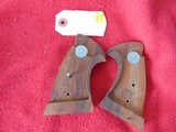 SMITH & WESSON N FRAME PRESENTATION GRIPS - 8 of 9