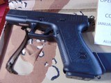 SALE PENDING JOE-- GLOCK 17 OPERATION DESERT STORM 1 OF 1000 COMMEMORATIVE SEMI AUTO PISTOL WITH DISPLAY - 18 of 21