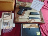 SALE PENDING JOE-- GLOCK 17 OPERATION DESERT STORM 1 OF 1000 COMMEMORATIVE SEMI AUTO PISTOL WITH DISPLAY - 1 of 21