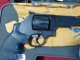 SMITH & WESSON M&P R8 PERFORMANCE CENTER REVOLVER 357 MAGNUM - 2 of 16