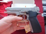 SMITH & WESSON MODEL 5926 STAINLESS SEMI AUTO PISTOL 9MM " 1990 NEW OLD STOCK' - 3 of 15
