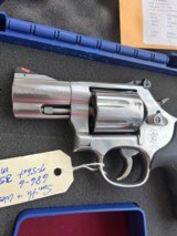 SMITH & WESSON MODEL 686-6 REVOLVER 357 MAGNUM - 2 of 10