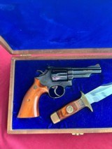 SMITH & WESSON 19-3 TEXAS RANGER COMMEMORATIVE 357 MAGNUM WITH DISPLAY & KNIFE