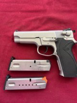 sale pending -mile-- SMITH & WESSON MODEL 5906 STAINLESS SEMI AUTO PISTOL 9MM - 2 of 12
