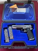 DAN WESSON VALOR MATCH GRADE 1911 SEMI AUTO PISTOL 45ACP - 1 of 11