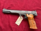 SMITH & WESSON MODEL 46 SEMI AUTO TARGET PISTOL 22LR - 1 of 12