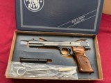 SMITH & WESSON MODEL 41 SEMI AUTO PISTOL 22LR - MINTY !! - 1 of 25