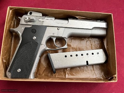 SMITH & WESSON MODEL 645 SEMI AUTO PISTOL 45ACP 